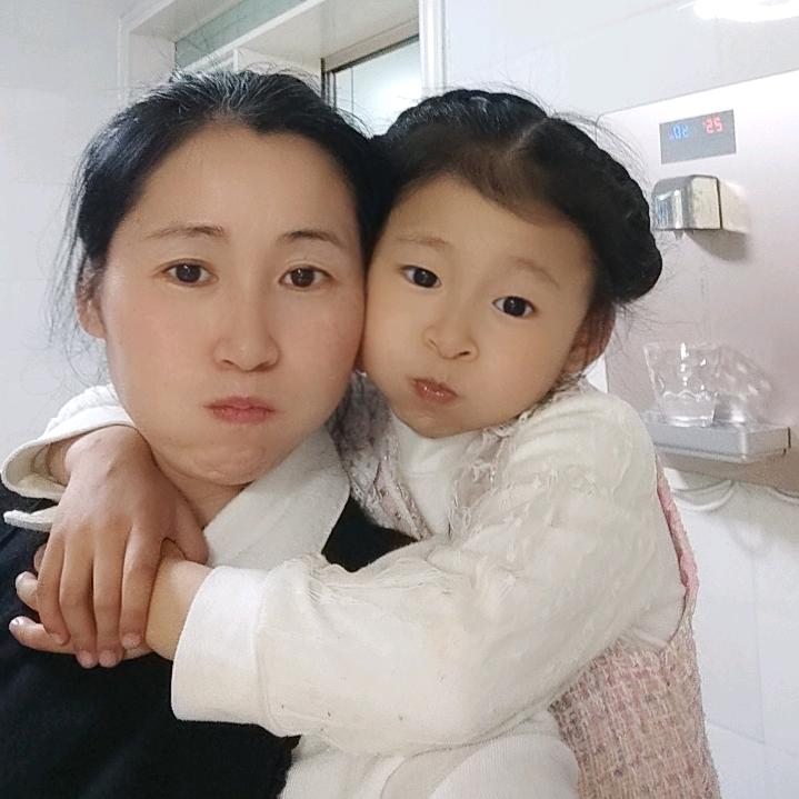 美极星照明。桃苑东门往北200米。
