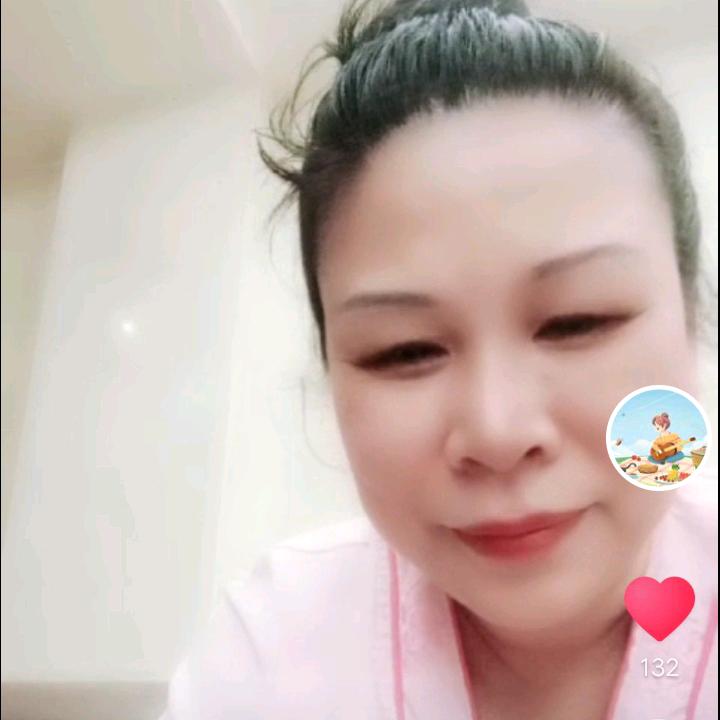 江珊珊， 热爱好友👫👫