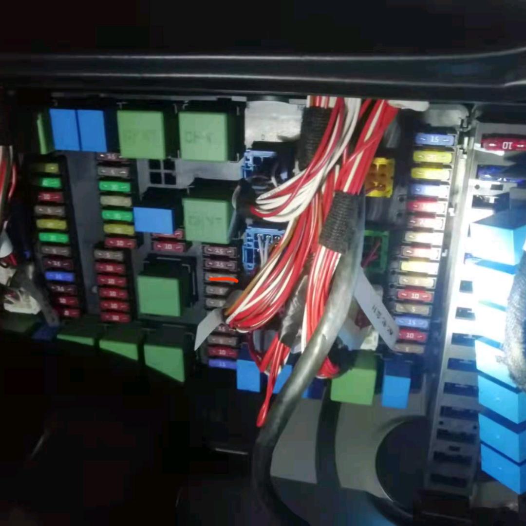 专业汽车修理液压安装