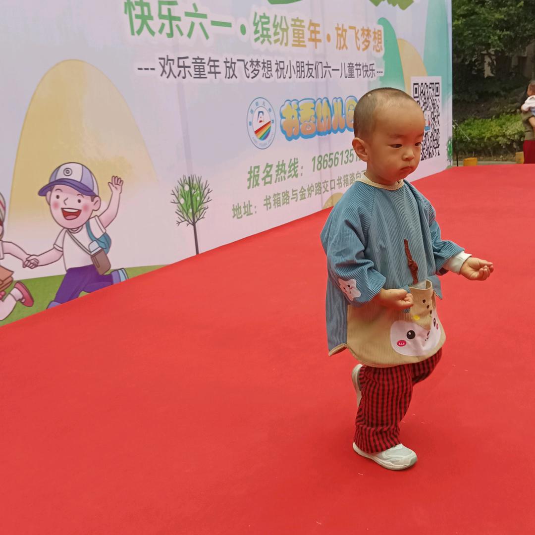 小可爱^ω^
