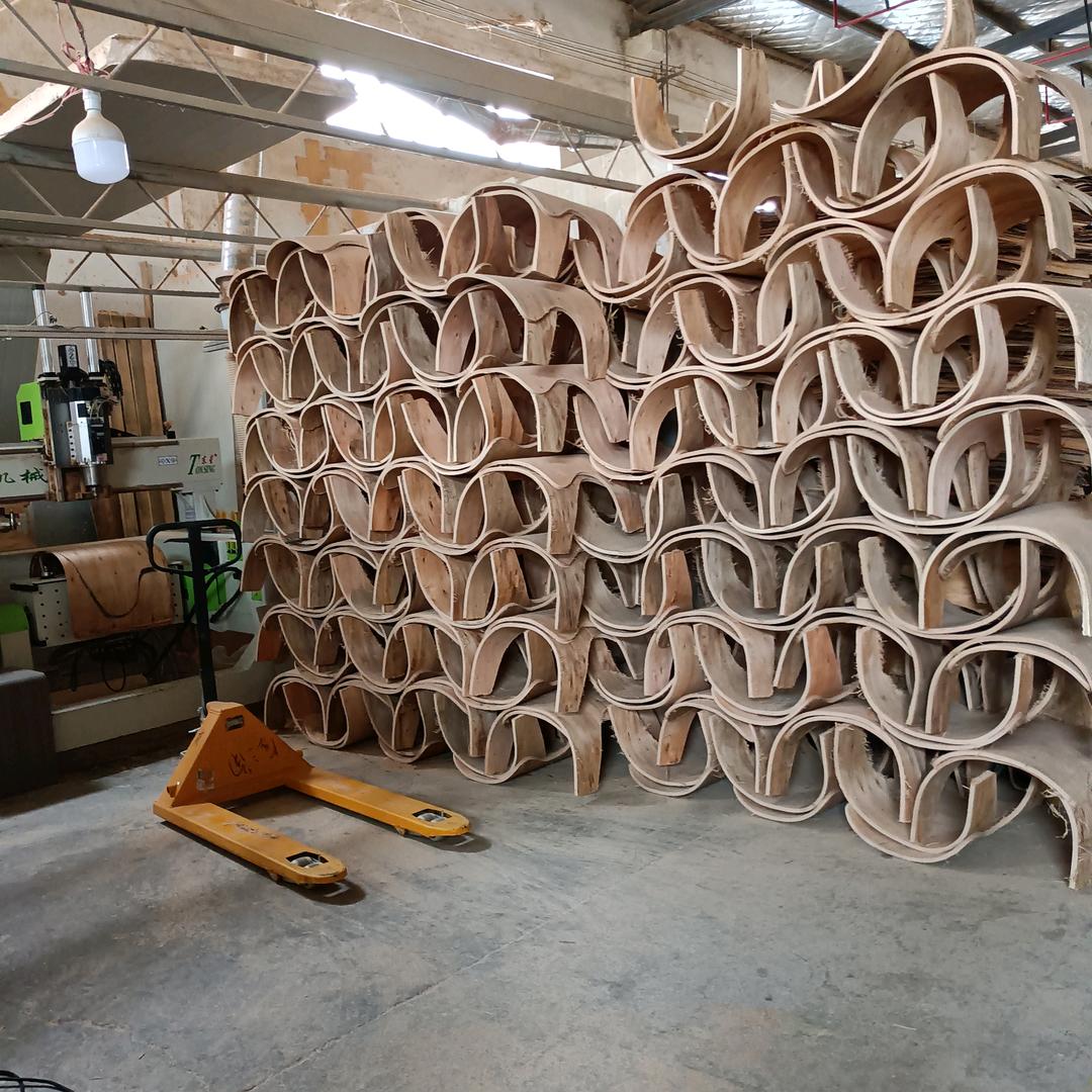 辜虎涛，家具厂