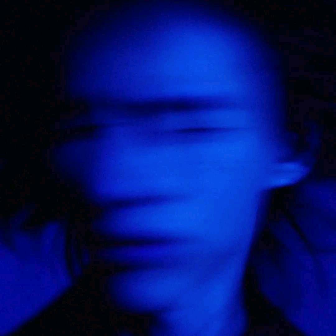 Klein.