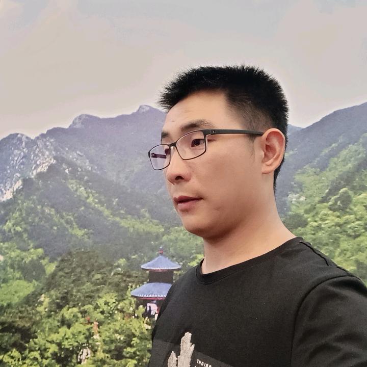 小哥拼搏在路上