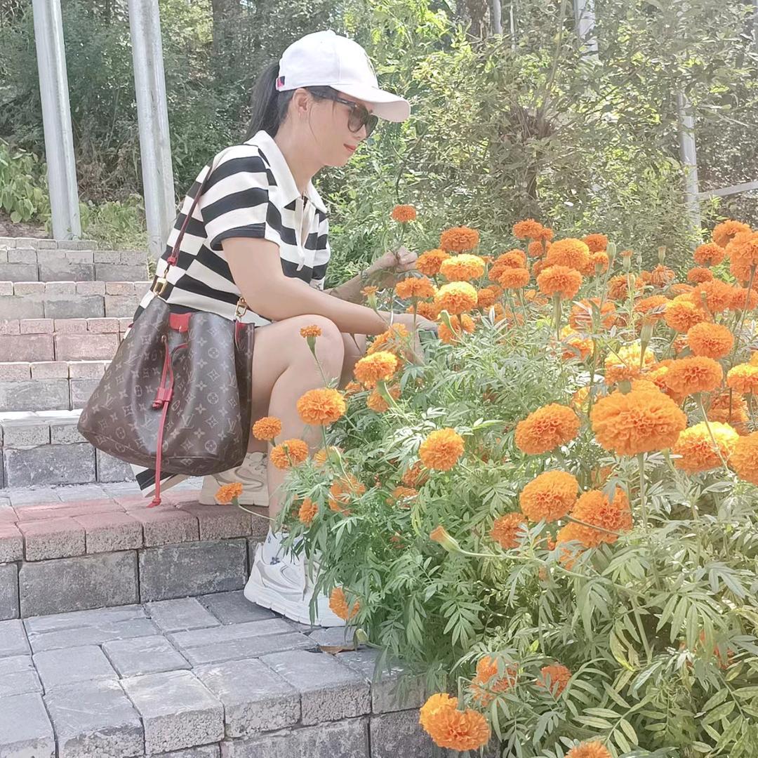 百毒不侵  刀枪不入的女子