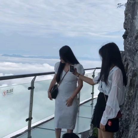 潇潇风雨中