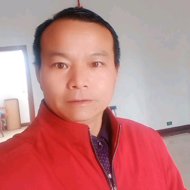卖老年服装的小刘