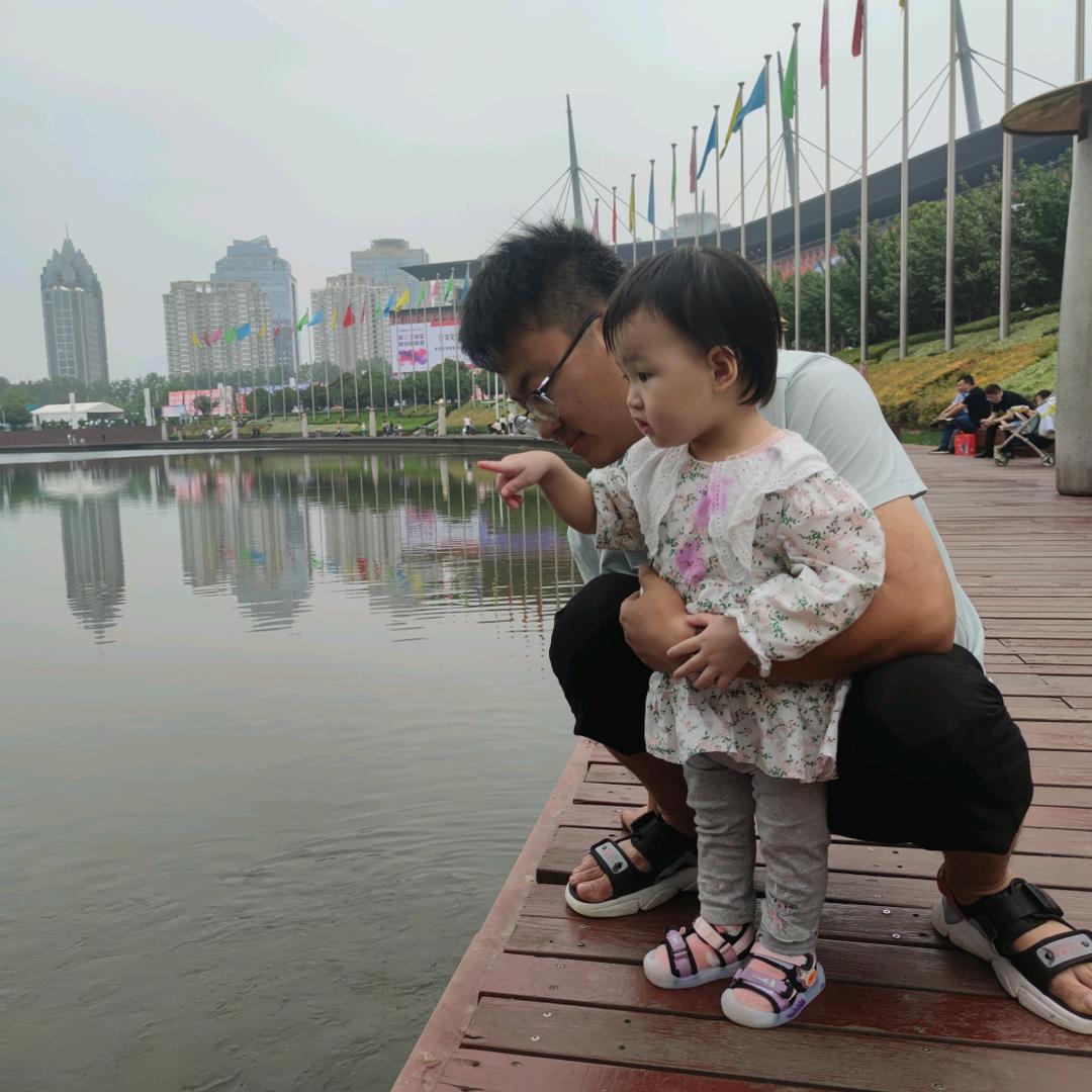 跌个小孩