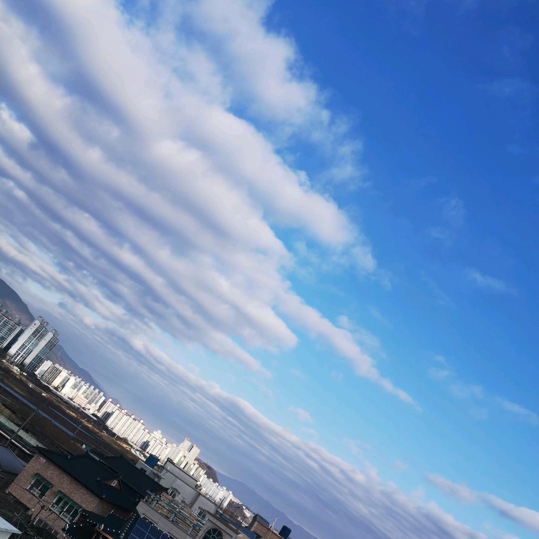 嗯