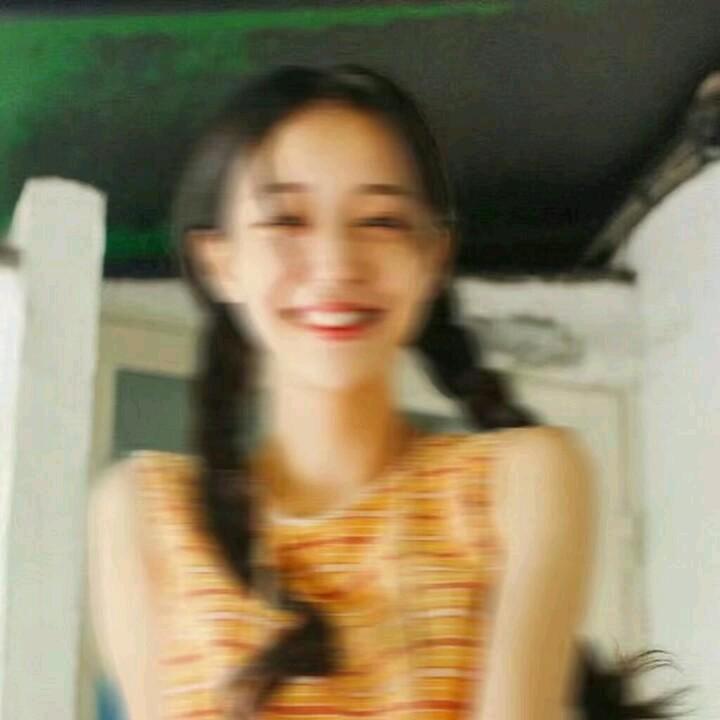 待葡萄成熟透.