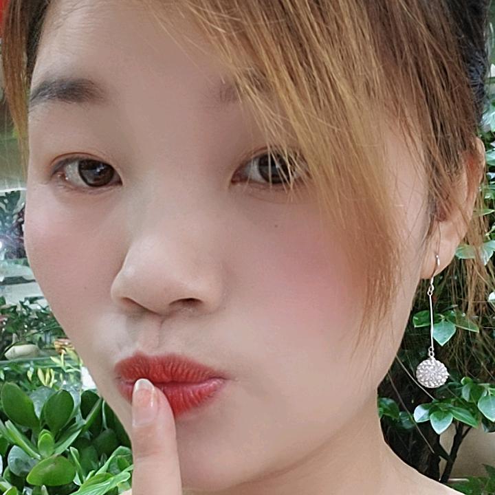 做门窗的小姐姐