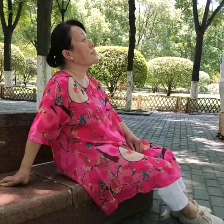 雷秋萍
