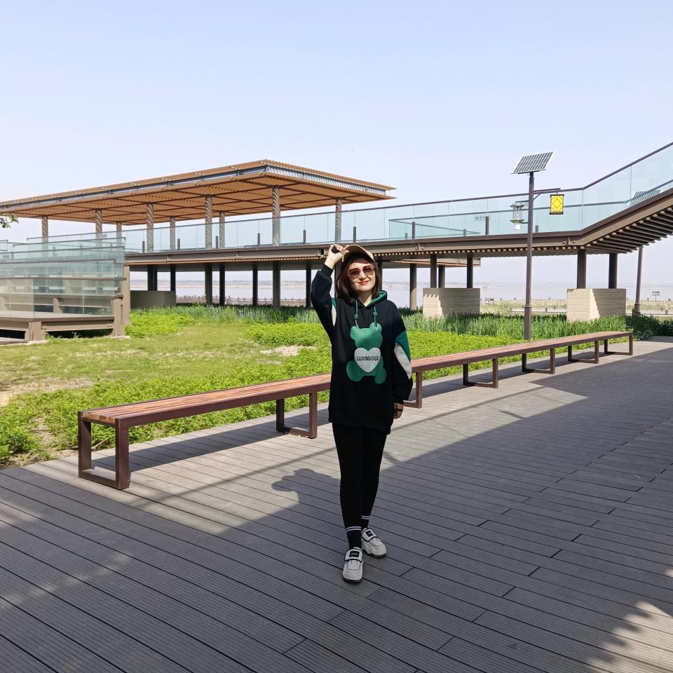 永济供销大楼开心果箱包