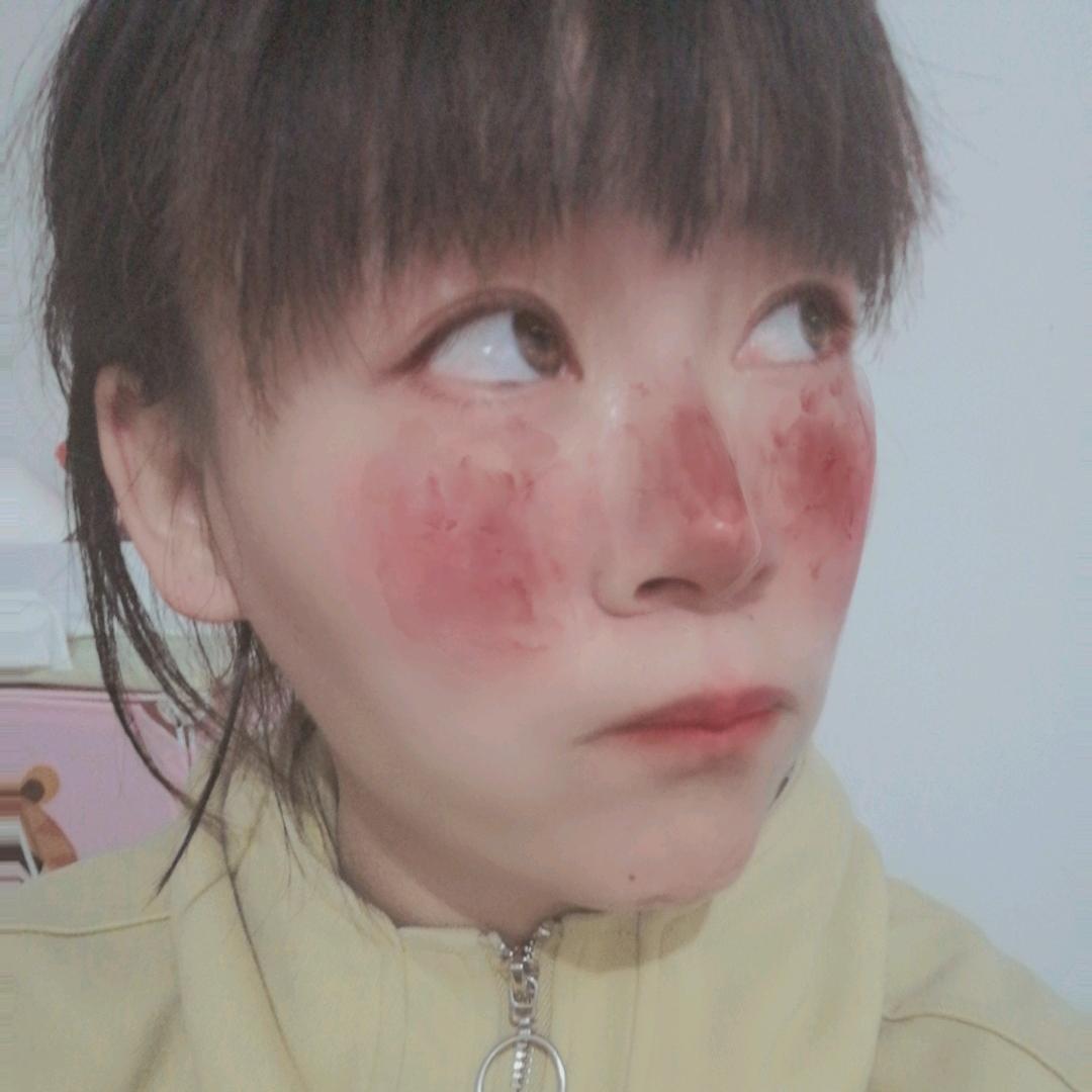 王🉐哼
