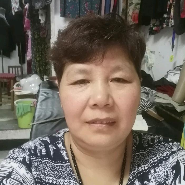 秋莲服装订制