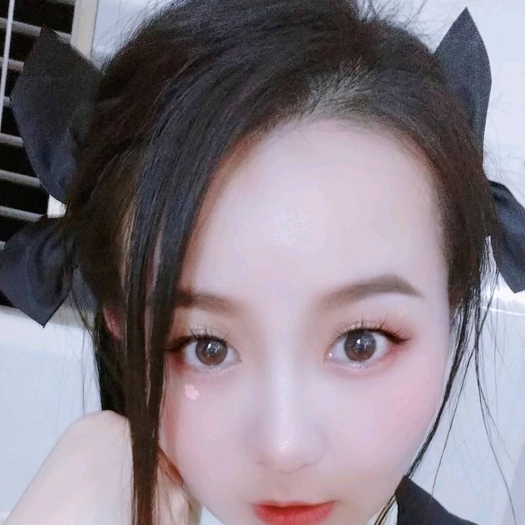 何小姐