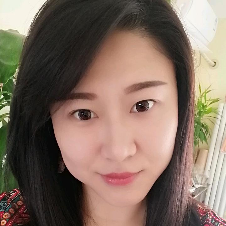 妍妍玩鹦鹉