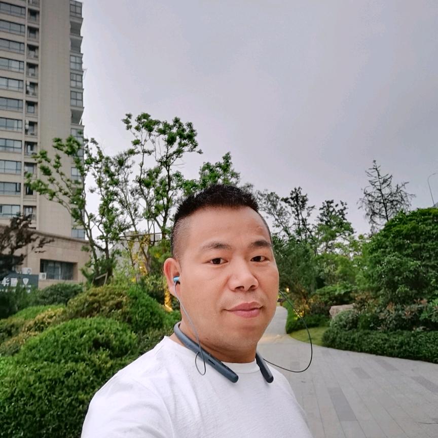 a德江铁老三，爱🎤唱歌