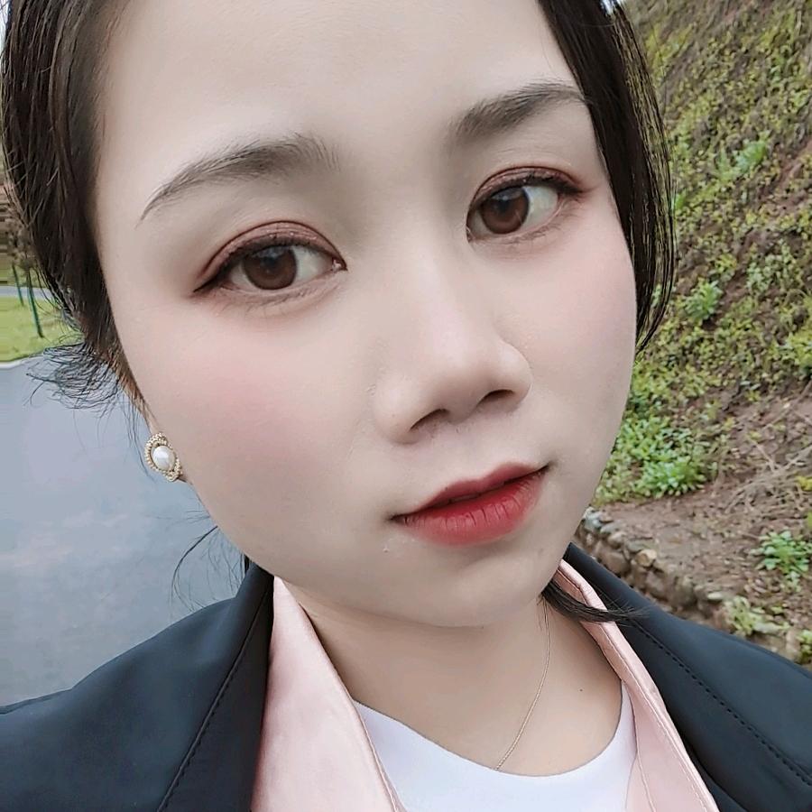 蠢萌蠢萌的女人