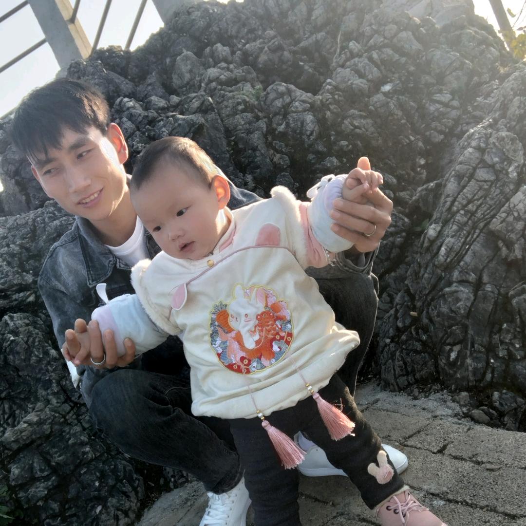 小闷骚か