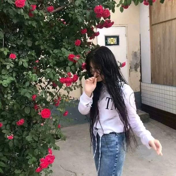 gülüm .…🌹