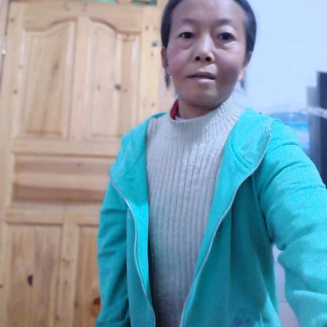 英子