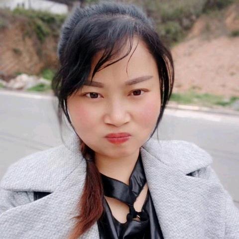 何骏俏