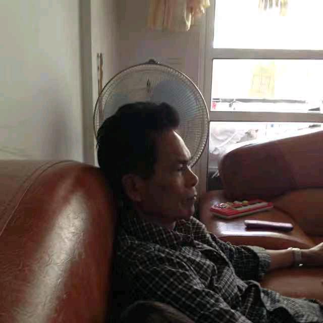 爱唱歌老男人