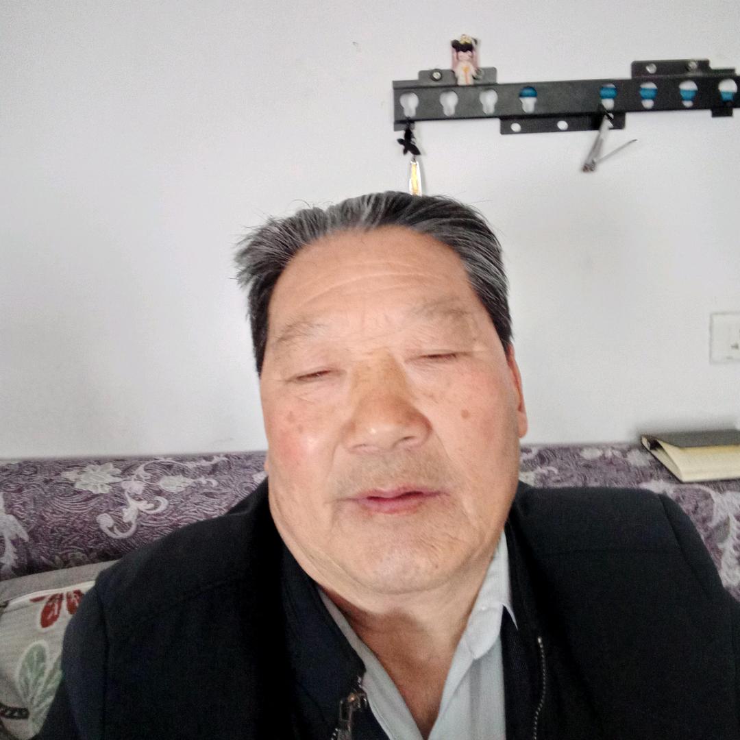 恩施市红土乡平锦村，向必生