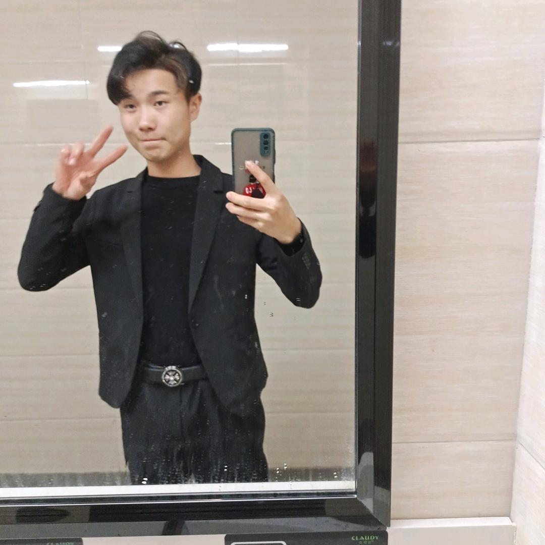 🐜杜家@三少爷💫🐜