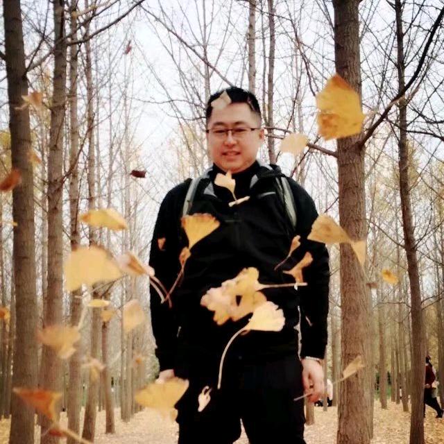 居然适四哥