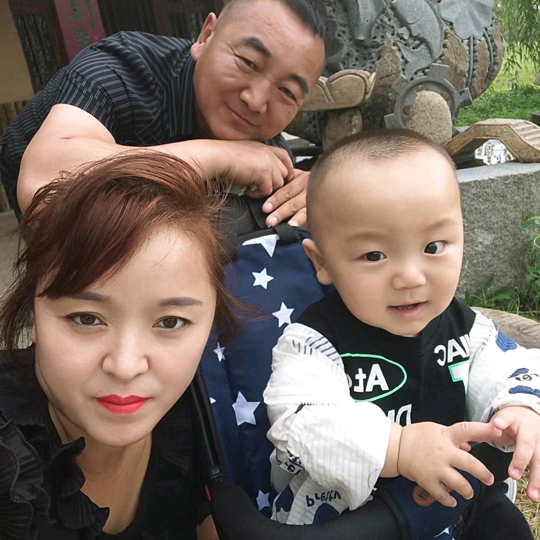 墨染锦年1111（洺硕爸爸）