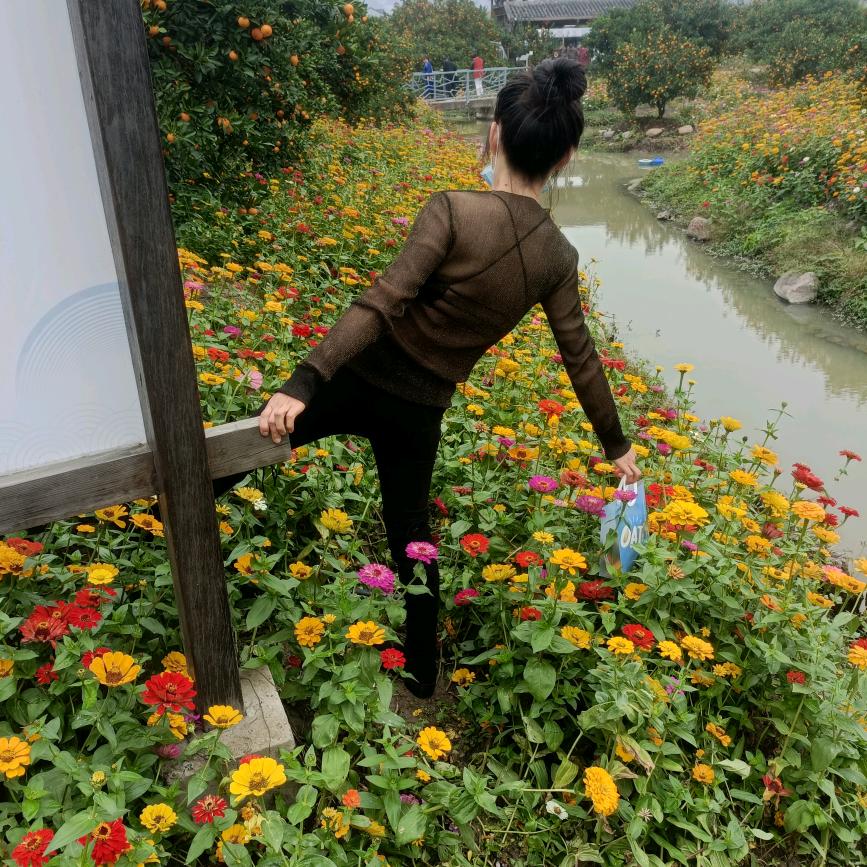 娅娅小姐姐