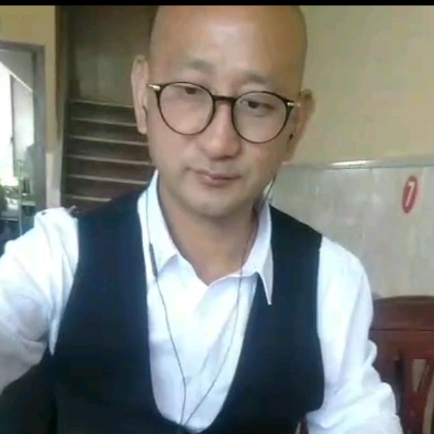 龙在天涯头像