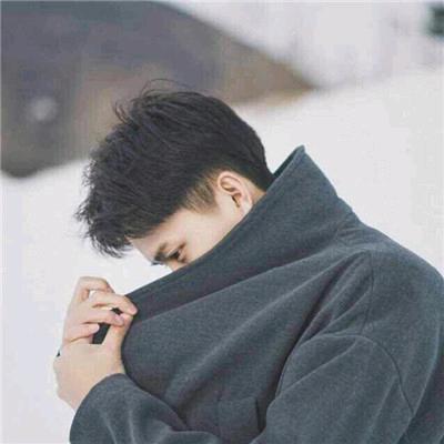 秃头小男孩
