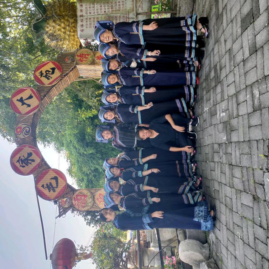 《毛家大苑》烤全羊