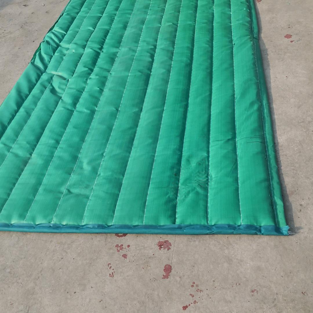 鑫盛达防火保温被，工程电热毯厂