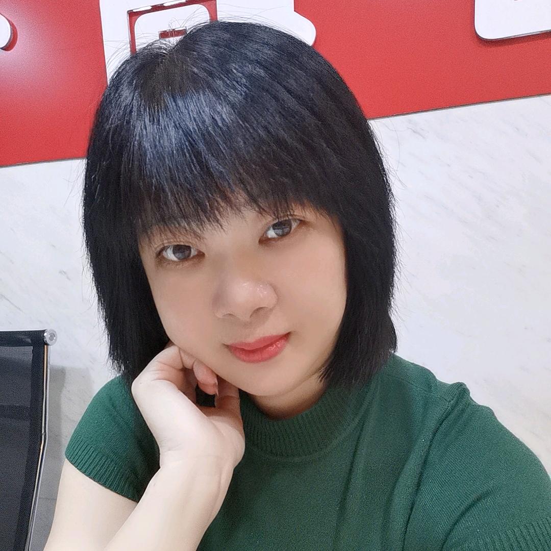 娜姐，爱唱歌，