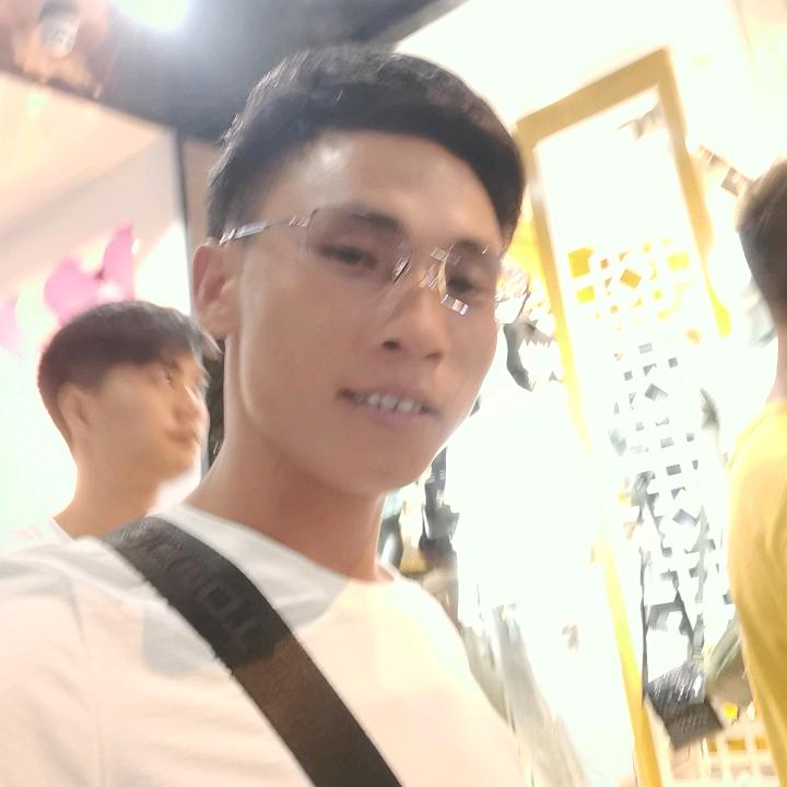 🍓一杯浊酒💔敬💯余生🌹