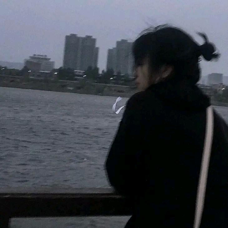 莹莹ᐝ