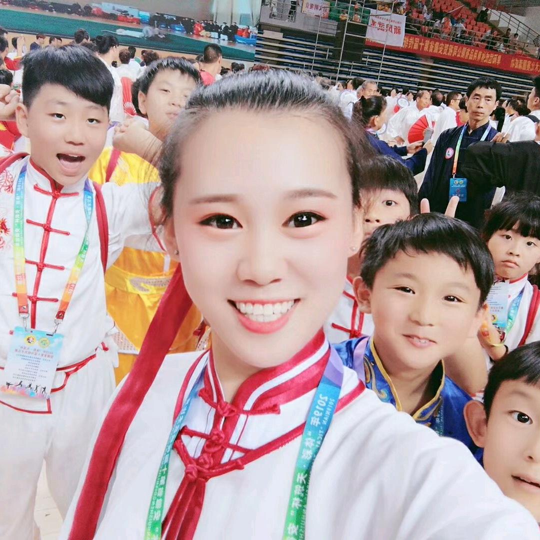 教体育的高老师