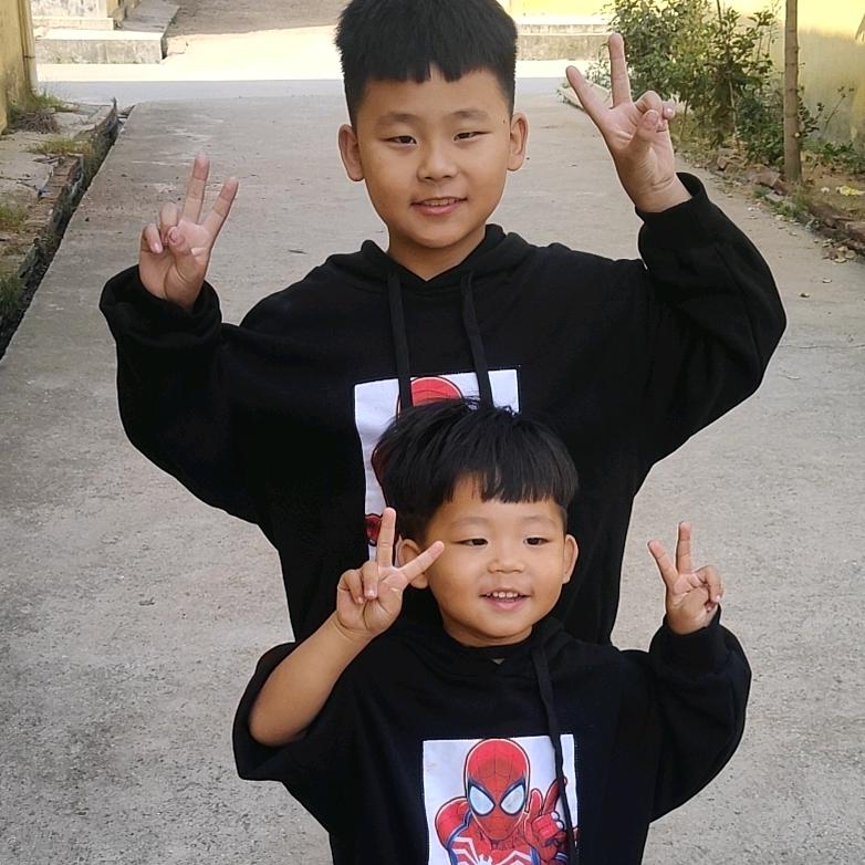 亮姗悦洋宸