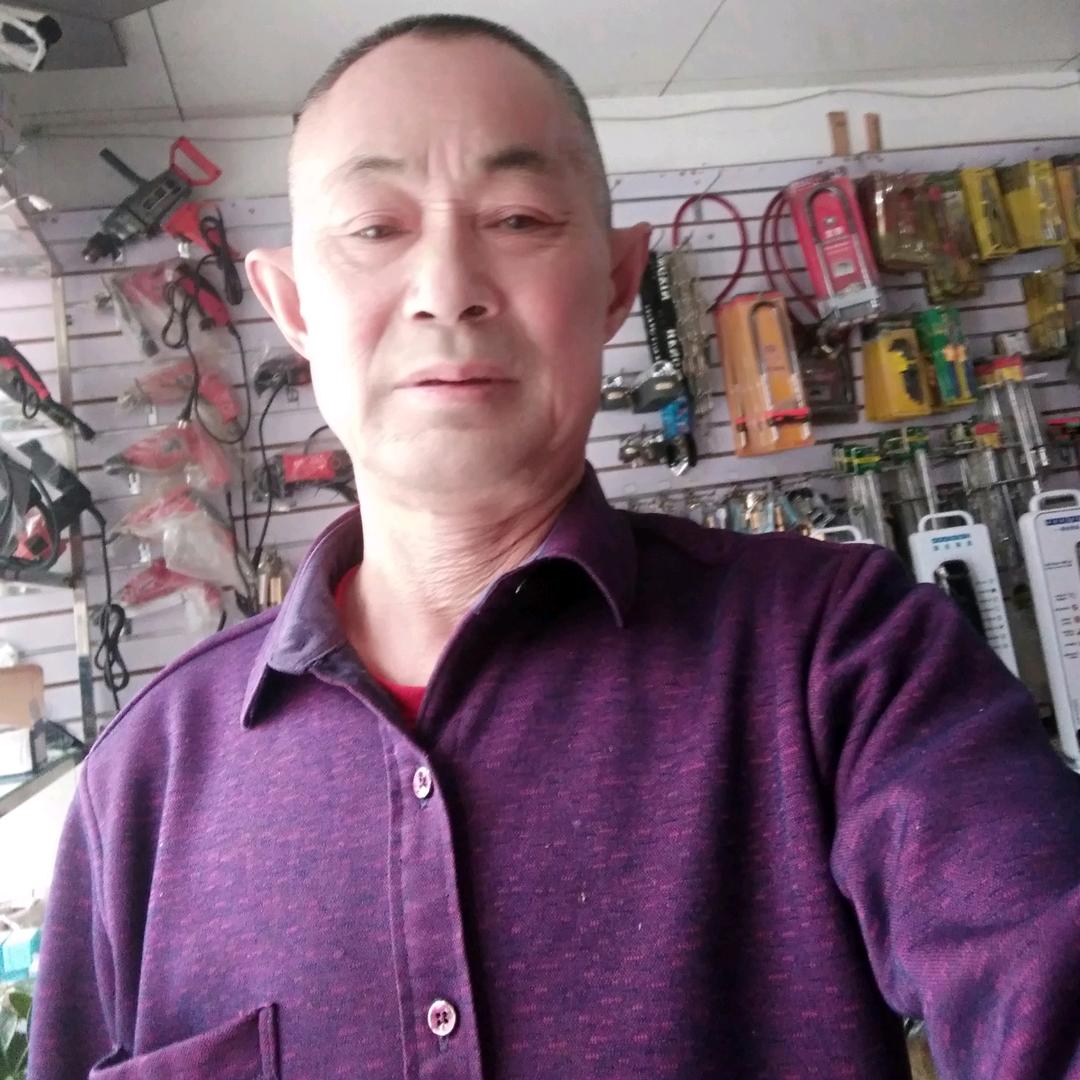 开心快乐的老顽童_212