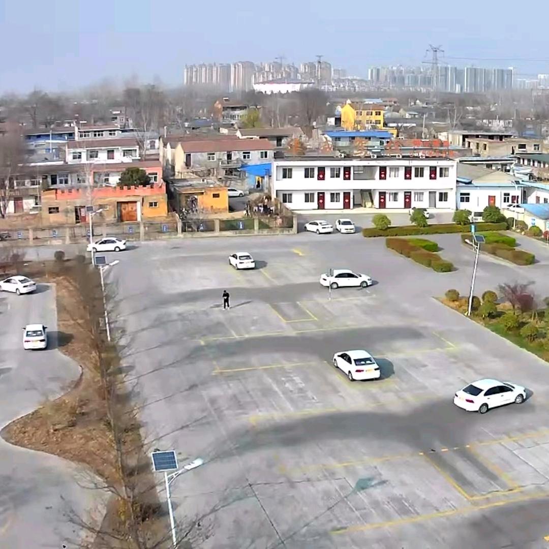 永城市华威驾校 驾校教练小兵