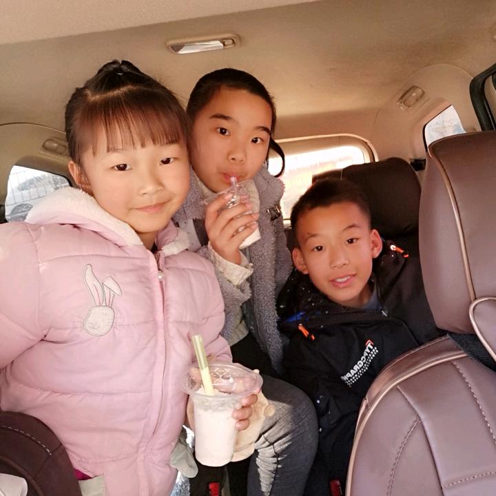 ⸝⸝⸝˘◡˘♡大手牵小手(ง ื▿ ื)