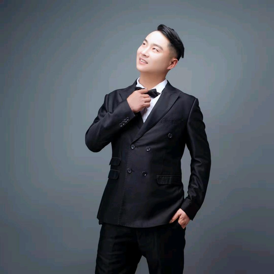 小白，蚕丝被，鹅绒被。