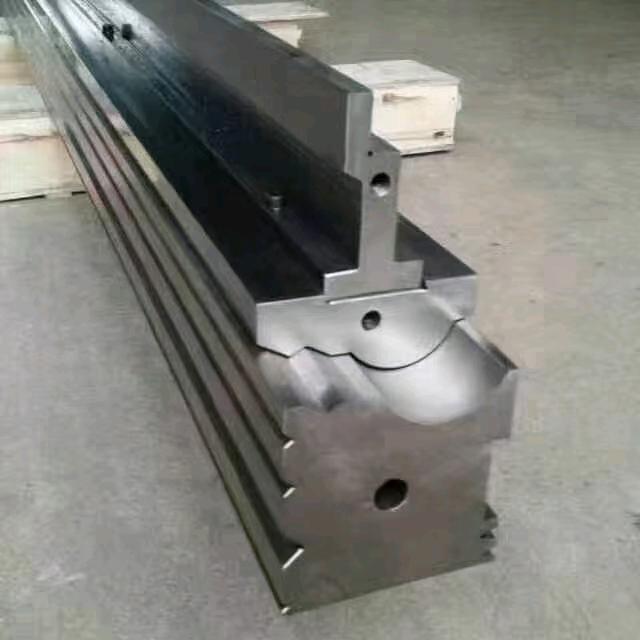 专业制作数控折弯机模具和普通模具