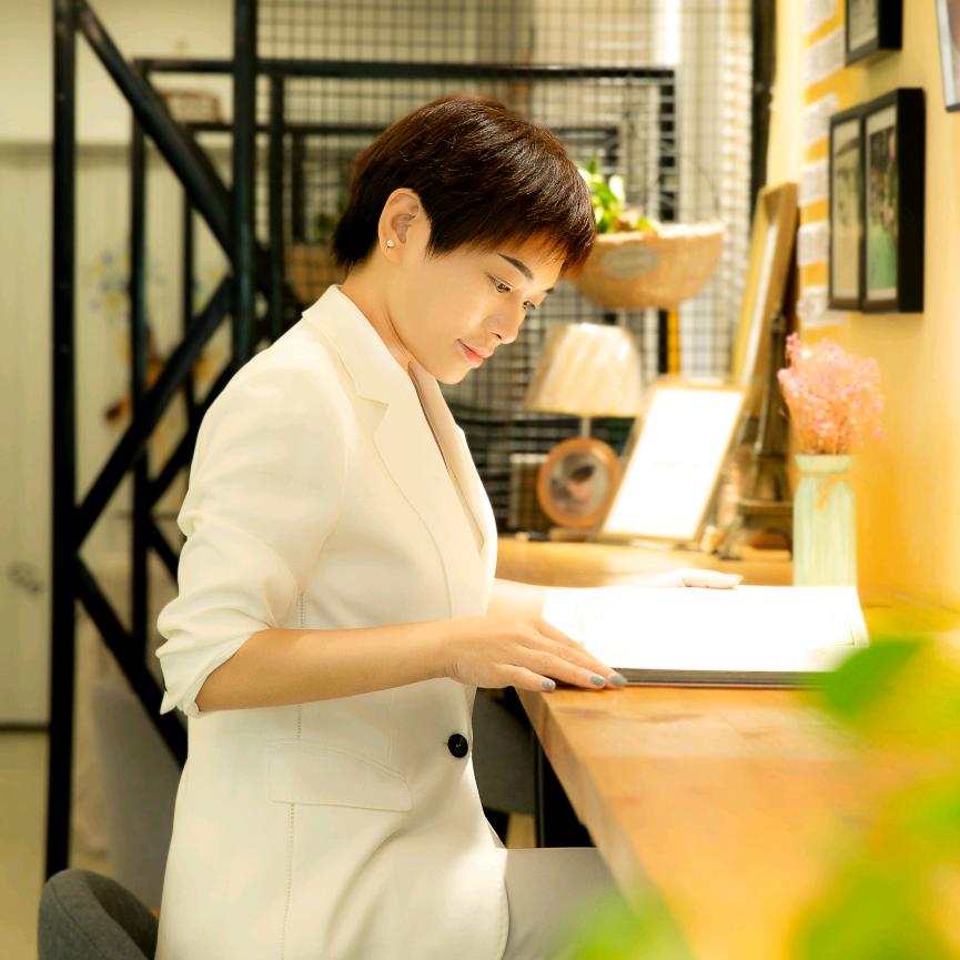 格林童话私家摄影会所(赵苑观邸店)宠粉号