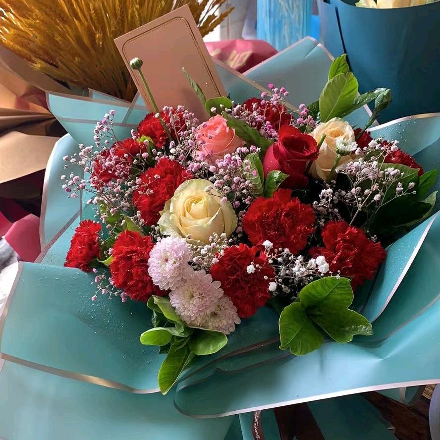 带刺的玫瑰🌹《拒私聊》