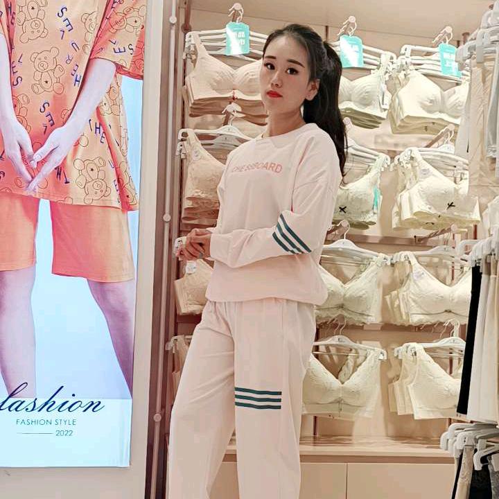 *:ஐ٩(๑´ᵕ`)۶ஐ:*雨中漫步