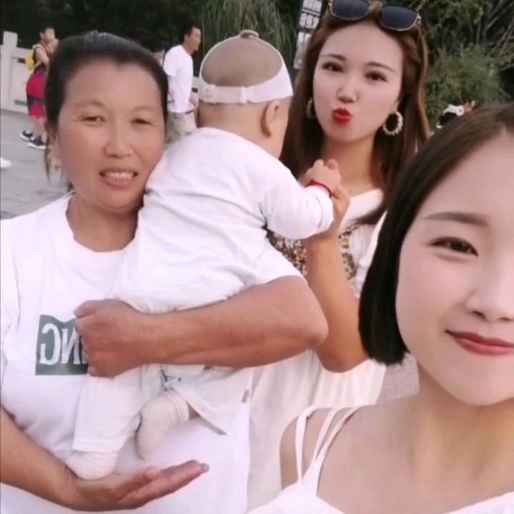 周秀
